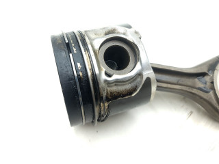 Поршень с шатуном 204DT Land Rover Discovery Sport