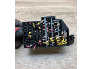 Блок предохранителей 7703297597 Renault Clio II