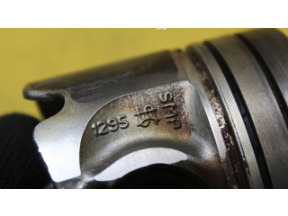 Píst    Audi A8 S8 D3 4E     