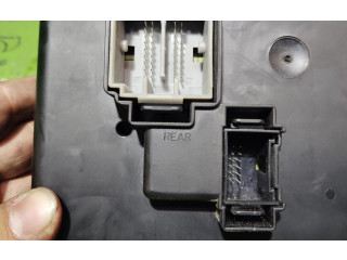 Блок предохранителей 30728512   Volvo XC90    