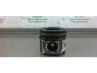 Píst Citroen Xsara pro naftový motor 1.6 9H02
