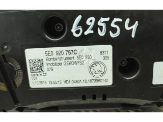Панель приборов 5E0920757C   Skoda Octavia Mk3 (5E)       