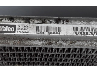 Интеркулер  30748809   Volvo V70 