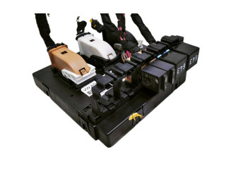 Pojistková skříňka Řídící jednotka BSM 8P0907063H Audi TT TTS Mk2 2010