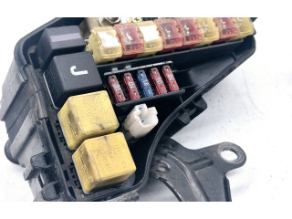 Блок предохранителей  9162084, 9128578   Volvo S70  V70  V70 XC    