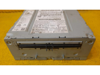 Радио/ проигрыватель CD/DVD / навигация