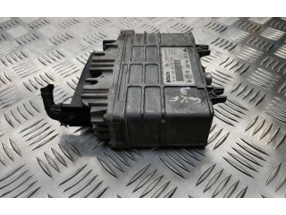 Блок управления двигателя 0261203302, 030906026R Volkswagen Golf III