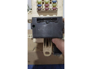 Pojistková skříňka 82641-35220 Toyota Hilux (AN10, AN20, AN30) 2001