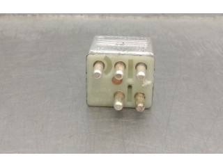 Pojistková skříňka 0015420219 Mercede-Benz S W126 1988