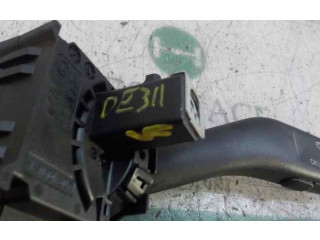 Ручка стеклоочистителей    Volkswagen Golf SportWagen