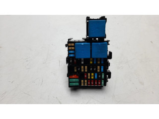 Блок предохранителей 243809584R Dacia Sandero