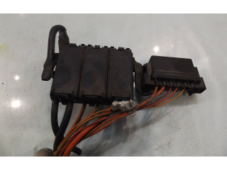 Блок предохранителей     Volkswagen Polo IV 9N3    