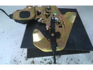 Zámek zadních dveří    KIA Carnival 2005