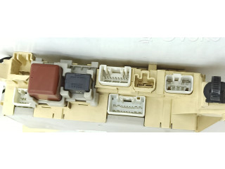 Блок предохранителей 8273050080, 0J220052 Lexus LS 430