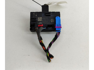 Блок управления дверью 7N0959793H, 7N0959793F Skoda Yeti (5L)