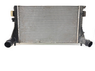 Интеркулер 1K0145803BM, 1K0121251DM Volkswagen Caddy