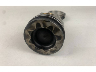  Поршень с шатуном  02604LA, 04LADE  Audi A3 S3 8V  