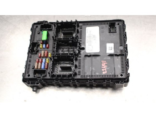 Блок предохранителей F005V03617   Ford Transit -  Tourneo Connect    