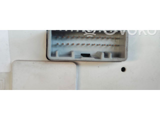 Zámek zadních dveří 280348813R   Renault Fluence 2010