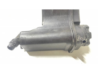 Расширительный бачок охлаждающей жидкости    