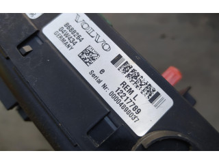 Блок предохранителей 8688264 Volvo S60