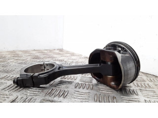 Píst Saab 9-7X pro benzínový motor 4.2