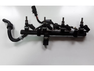 Топливная рампа 06K133681C   Audi TT TTS RS Mk3 8S   для двигателя CJSA