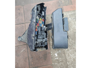 Блок предохранителей  9494210   Volvo V70    