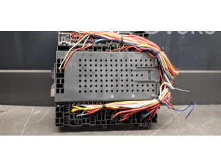 Блок предохранителей  9162316   Volvo S80    