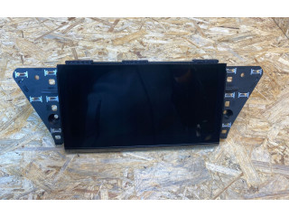 Радио/ проигрыватель CD/DVD / навигация