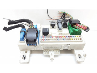 Блок предохранителей 31254903, 519096804   Volvo V50    