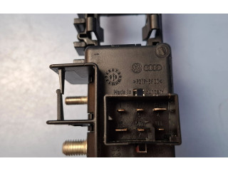 Блок предохранителей 8L0941822, 896081000 Audi A3 S3 8L