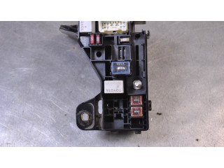 Блок предохранителей    Toyota Corolla Verso E121    