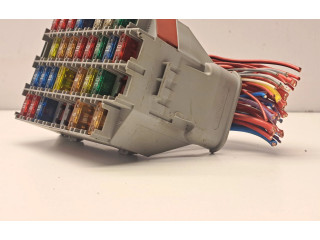 Блок предохранителей    Volvo S80