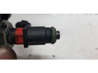 Топливная рампа 03E906031A, 03E133320A   Skoda Fabia Mk2 (5J)  