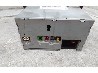 Радио/ проигрыватель CD/DVD / навигация