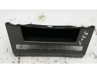 Другая деталь салона