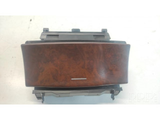 Передняя пепельница