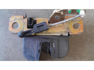 Замок задней крышки