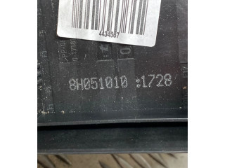 Блок предохранителей  8H051010   Audi A3 S3 A3 Sportback 8P    