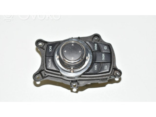 Радио/ проигрыватель CD/DVD / навигация