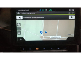 Радио/ проигрыватель CD/DVD / навигация