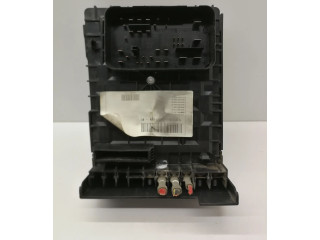 Блок предохранителей  1K0937125D   Volkswagen Caddy    