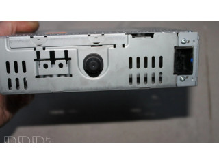 Радио/ проигрыватель CD/DVD / навигация