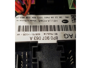 Блок предохранителей 8P0907063A   Audi A3 S3 8P    