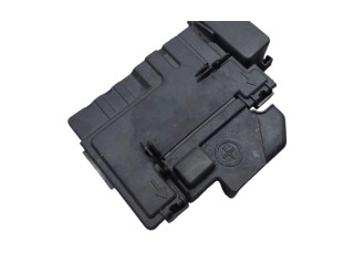 Блок предохранителей 6R0937550A Skoda Rapid (NH)