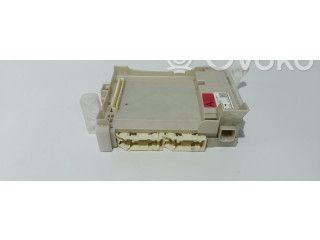 Pojistková skříňka Řídící jednotka BSM 8273052K40 Toyota Yaris 2019