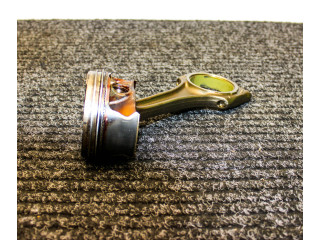 Píst 06M100C Audi Q5 SQ5 CWGD