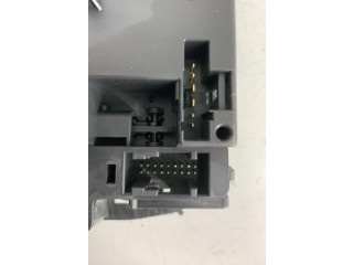 Ручка стеклоочистителей 8201590631   Renault Clio III