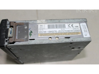 Радио/ проигрыватель CD/DVD / навигация